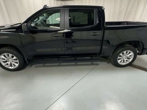 Used 2024 Chevrolet Silverado 1500 Custom image 5