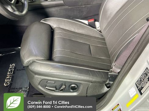 Used 2015 Hyundai Genesis 5.0 image 23