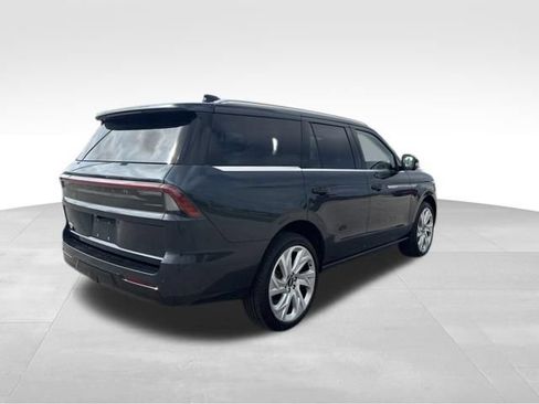 Used 2025 Lincoln Navigator Reserve AWD/4WD image 6