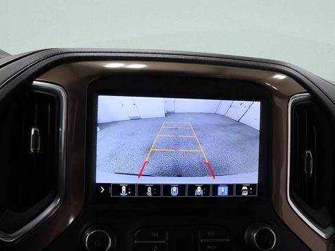 Used 2021 Chevrolet Silverado 1500 High Country w/ Technology Package image 13