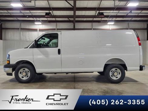 Used 2026 Chevrolet Express 2500 w/ Driver Convenience Package RWD image 1