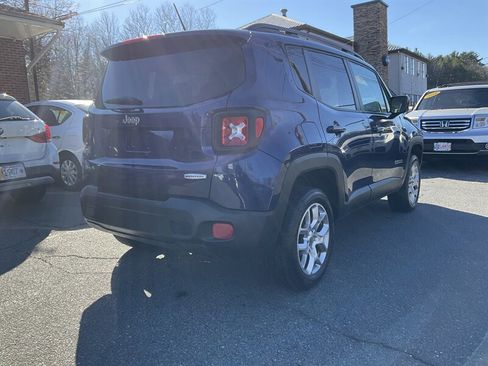 Used 2017 Jeep Renegade Latitude w/ Cold Weather Group image 5