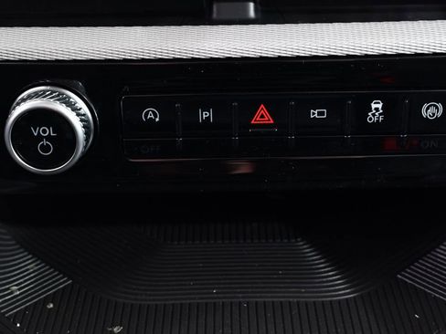 New 2026 Ford Explorer Active w/ Active Comfort Package image 30