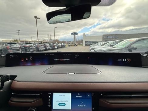 Used 2025 Lincoln Navigator L Reserve image 27