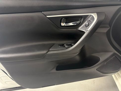 Used 2018 Nissan Altima 2.5 SV image 11