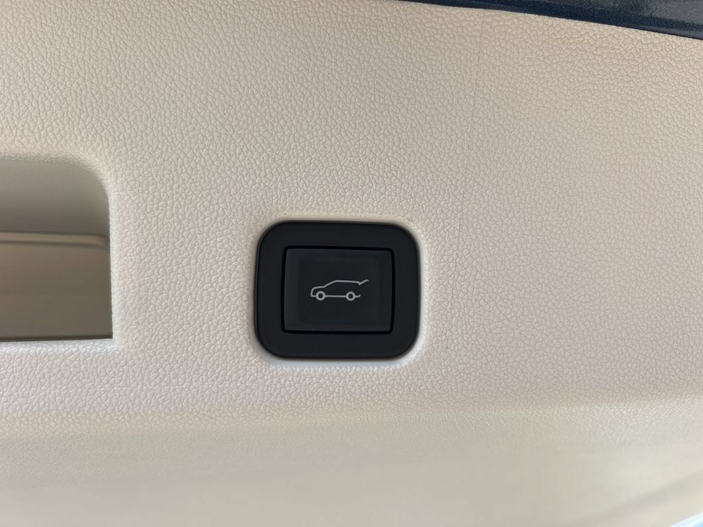 Certified 2026 Buick Enclave Avenir w/ Super Cruise Package FWD image 12
