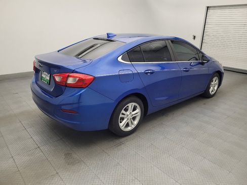 Used 2018 Chevrolet Cruze LT w/ Sun And Sound Package FWD image 10