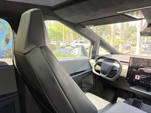 Used 2025 Tesla Cybertruck AWD Crew Cab image 17