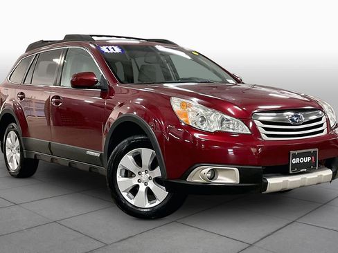 Used 2011 Subaru Outback 2.5i Limited AWD/4WD image 2
