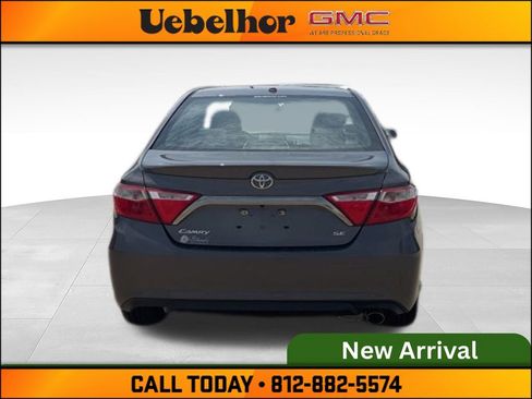 Used 2017 Toyota Camry SE w/ Moonroof Package FWD image 3