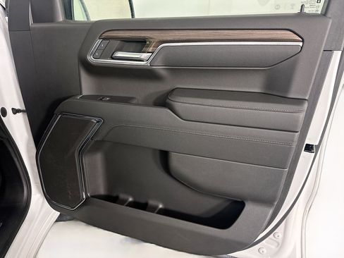 Used 2023 Chevrolet Silverado 1500 LT AWD/4WD image 30