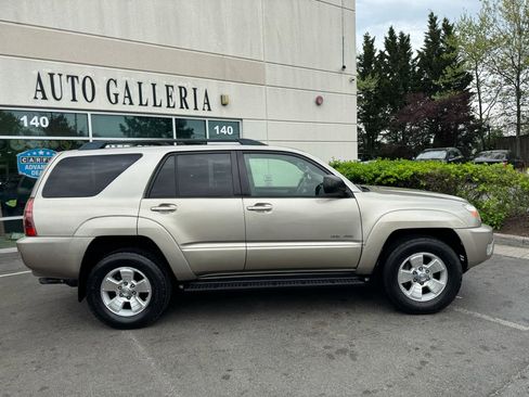 Used 2004 Toyota 4Runner Sport AWD/4WD image 4