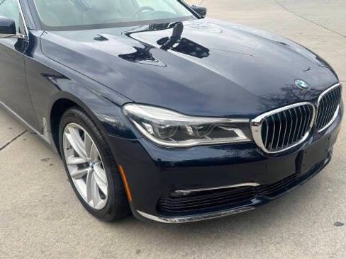 Used 2016 BMW 750i xDrive AWD/4WD image 25