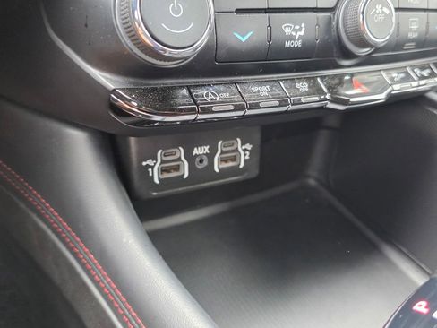 Used 2024 Dodge Durango GT RWD image 28