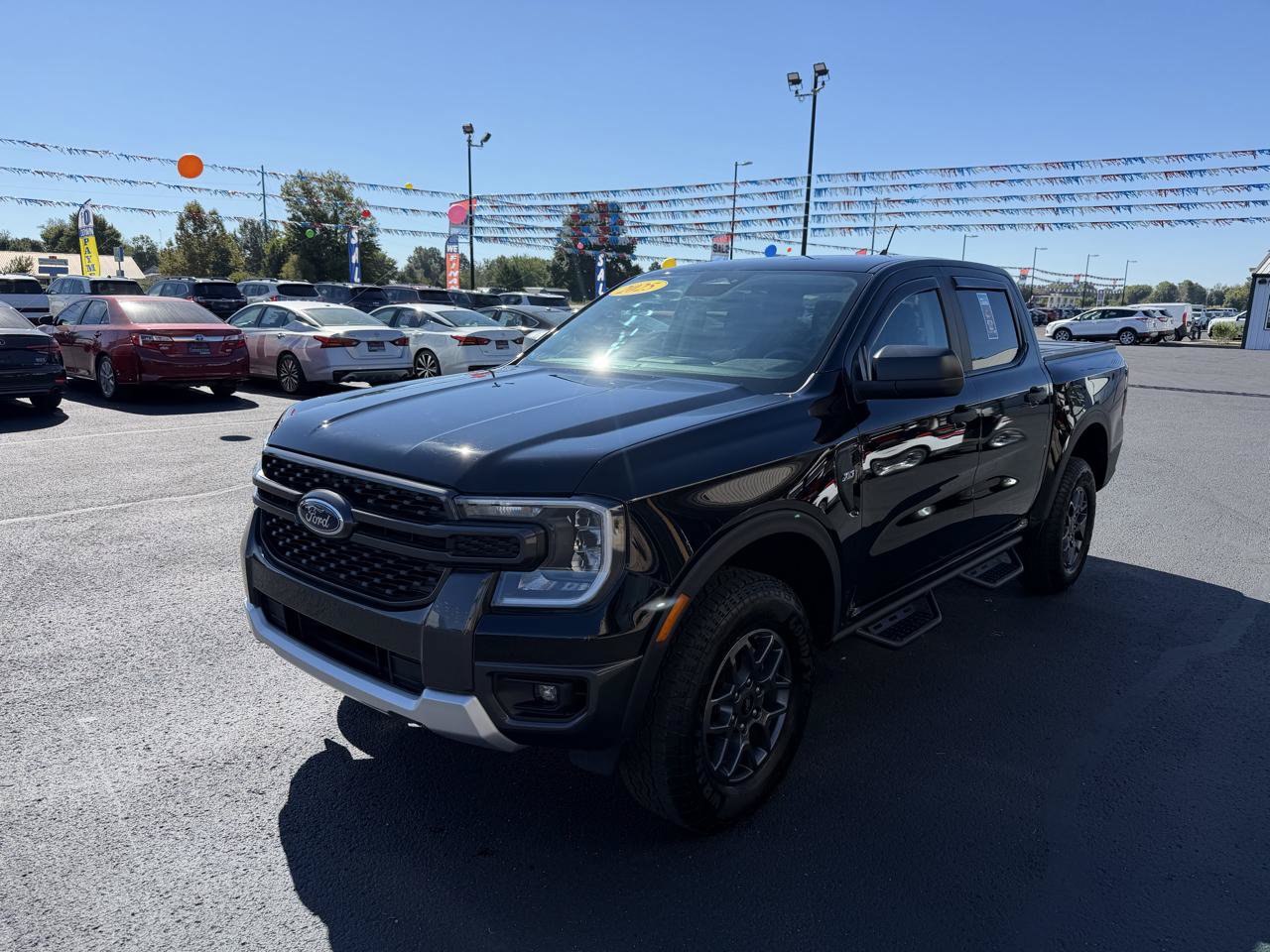 Used 2025 Ford Ranger XLT w/ FX4 Off-Road Package AWD/4WD image 9
