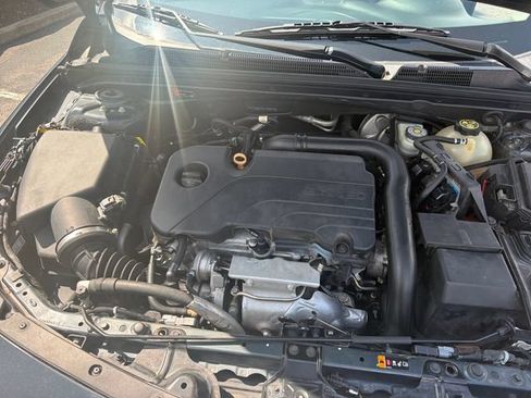 Used 2020 Chevrolet Malibu LT FWD image 13