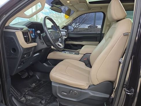 Used 2022 Ford Expedition Limited image 2