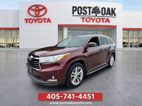 Used 2016 Toyota Highlander Limited Platinum AWD/4WD image 3