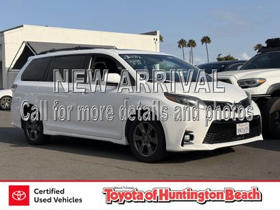 Used 2020 Toyota Sienna SE w/ SE Preferred Package