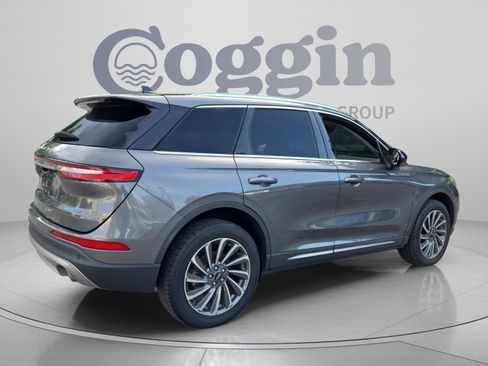 Used 2023 Lincoln Corsair Reserve FWD image 5