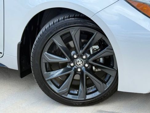 Used 2024 Toyota Corolla SE FWD image 2