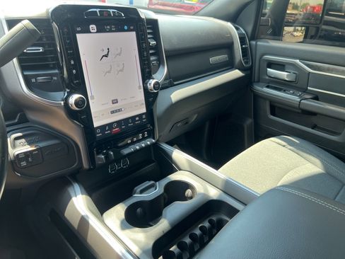 Used 2024 RAM 2500 Big Horn w/ Night Edition AWD/4WD image 44