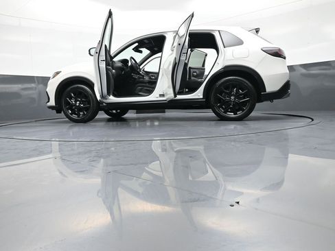 Certified 2024 Honda HR-V Sport image 47