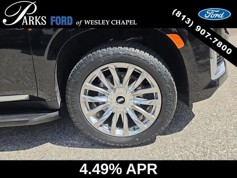 Used 2021 Cadillac Escalade Premium Luxury RWD image 33