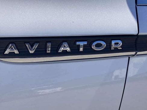 New 2026 Lincoln Aviator 2WD w/ Jet Appearance Package image 13