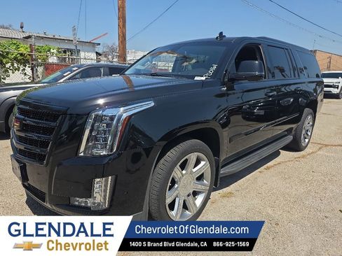 Used 2017 Cadillac Escalade ESV Premium Luxury AWD/4WD image 2
