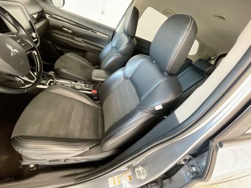 Used 2020 Mitsubishi Outlander SE AWD/4WD image 11