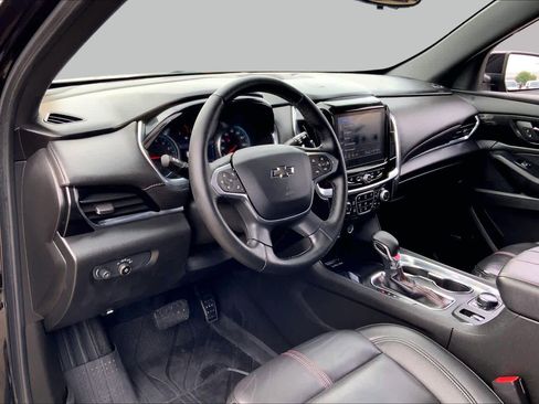 Used 2023 Chevrolet Traverse RS FWD image 16