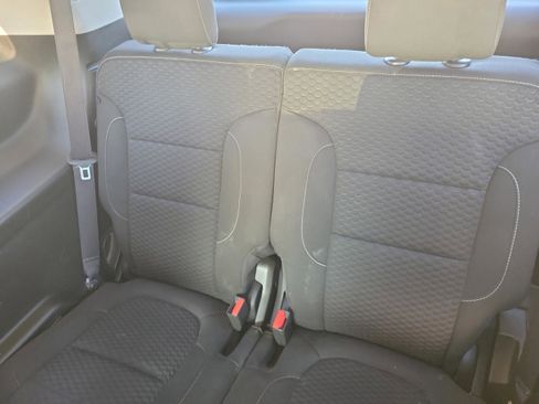 Used 2018 GMC Acadia SLE image 8