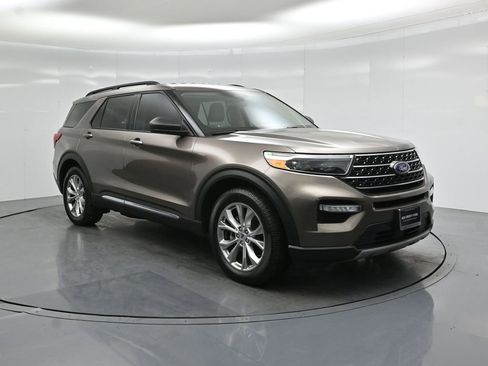 Certified 2021 Ford Explorer XLT w/ Equipment Group 202A RWD image 55