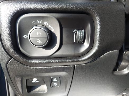 Used 2025 RAM 1500 Lone Star RWD image 27