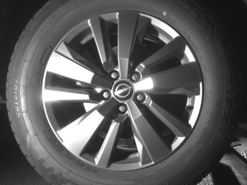 Used 2025 Nissan Pathfinder SV FWD image 15