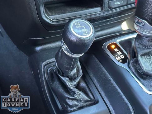 Used 2022 Jeep Wrangler Unlimited Sport AWD/4WD image 32