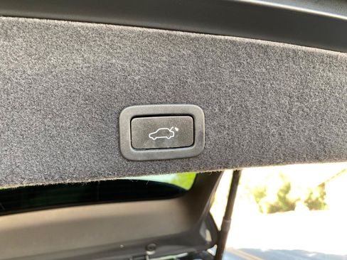 Used 2017 Volvo XC60 T5 Dynamic w/ Preferred Option Package FWD image 12