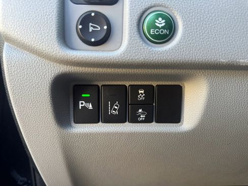 Used 2016 Honda Pilot Touring image 17