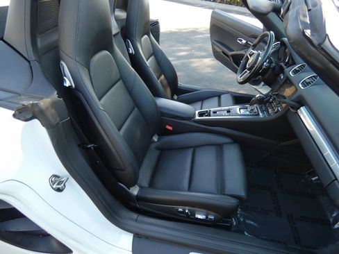 Used 2017 Porsche 718 Boxster S image 26