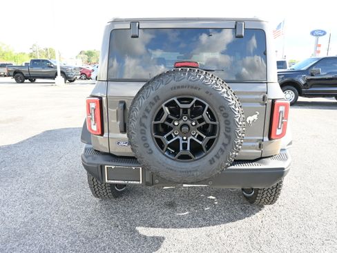 New 2026 Ford Bronco Badlands image 4