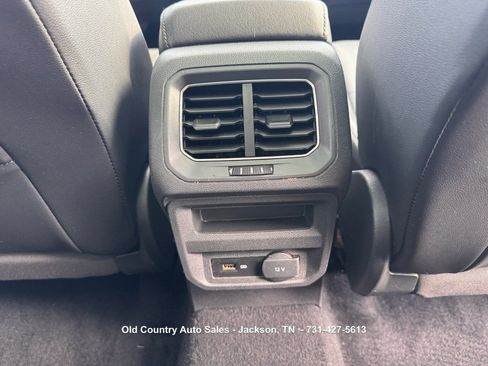 Used 2018 Volkswagen Tiguan SE w/ Panoramic Sunroof Package FWD image 19