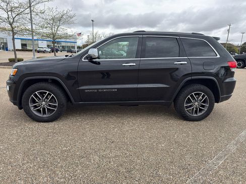 Used 2018 Jeep Grand Cherokee Limited AWD/4WD image 2