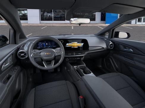 New 2026 Chevrolet Equinox EV LT image 15