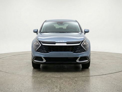 Used 2025 Kia Sportage LX image 2