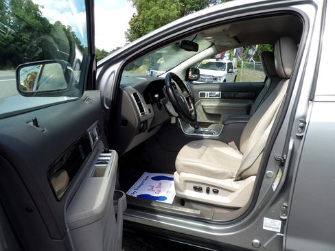 Used 2008 Lincoln MKX FWD image 9
