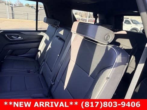 Used 2022 GMC Yukon SLT w/ SLT Premium Package image 10