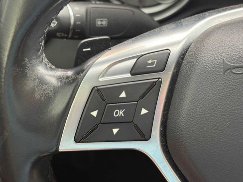 Used 2016 Mercedes-Benz SLK 350 image 17