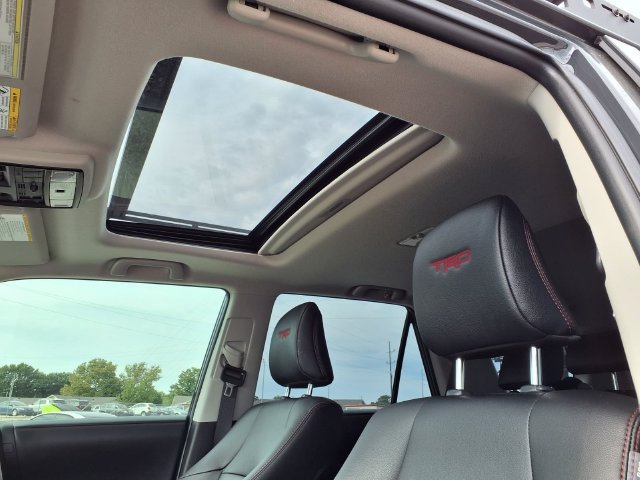 Used 2024 Toyota 4Runner TRD Off-Road Premium w/ Moonroof Package AWD/4WD image 15