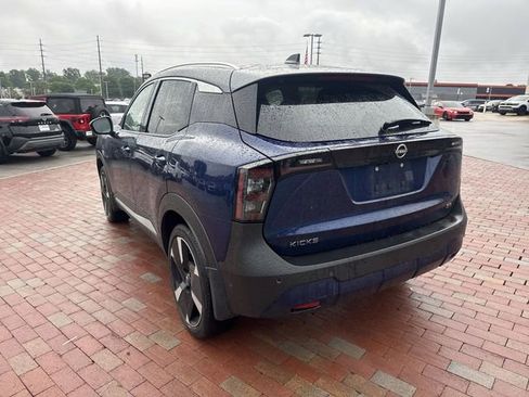 Used 2025 Nissan Kicks SR w/ SR Premium Package FWD image 7